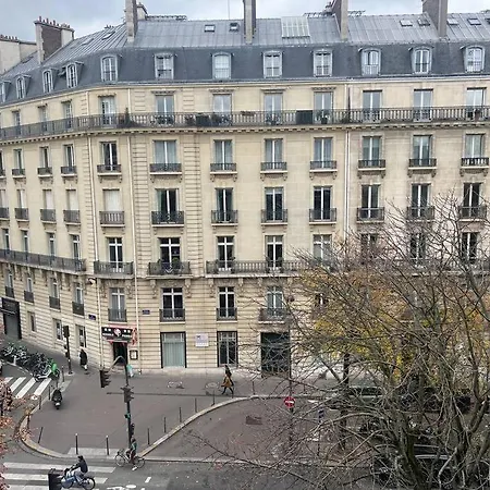 Guest Nearby Champs Elysees Apartment *